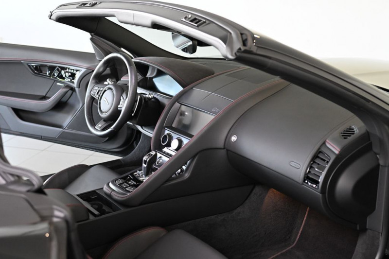Jaguar F-Type V8 5L  575 ch BVA AWD  occasion  Beaupuy - photo n5