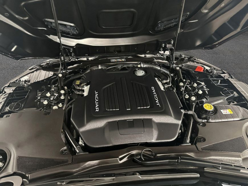 Jaguar F-Type V8 5L  575 ch BVA AWD  occasion  Beaupuy - photo n8