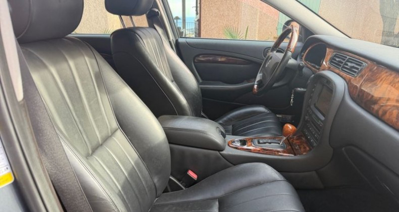 Jaguar S-Type 3.0 240 bva 2eme main-excellent etat-sieges chauffant-blueto  occasion � SAINTE MAXIME - photo n�7