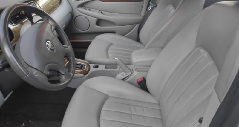 Jaguar X-Type 2.5 V6 197 BVA  occasion  SAINT LAURENT DU VAR - photo n6