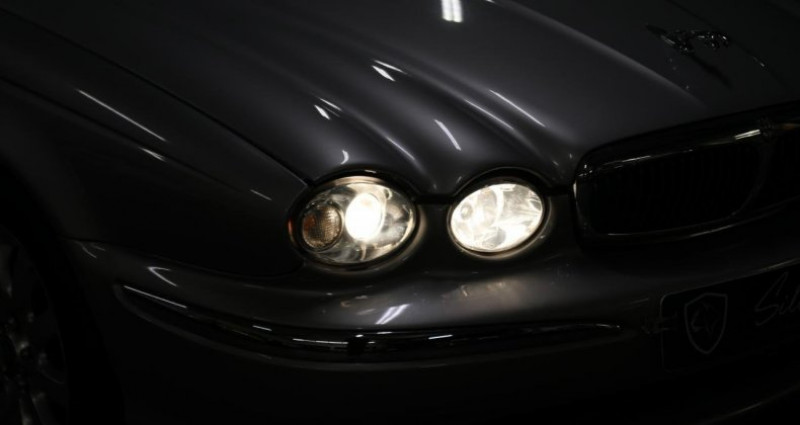 Jaguar X-Type 2.5 V6 197 BVA  occasion � SAINT LAURENT DU VAR - photo n�4