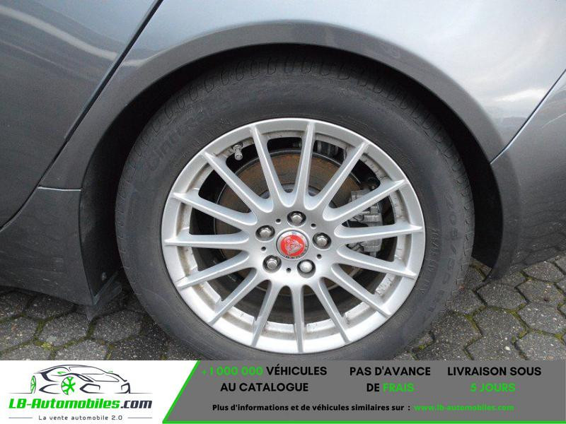 Jaguar XE 163 ch BVA E-Performance 2017 - photo n°8 Jaguar XE 163 ch BVA E-Performance  occasion à Beaupuy - photo n°8