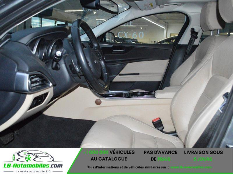 Jaguar XE 163 ch BVA E-Performance 2017 - photo n°6 Jaguar XE 163 ch BVA E-Performance  occasion à Beaupuy - photo n°6