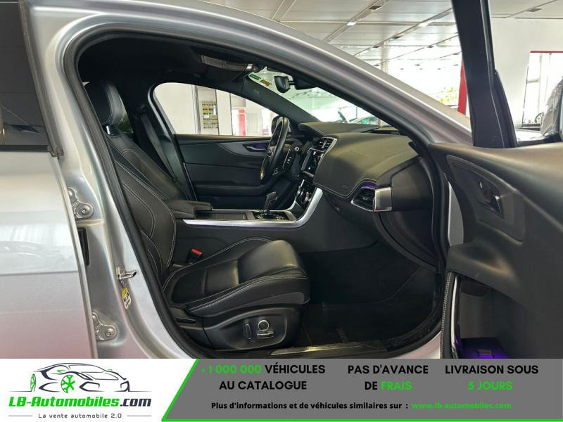 Jaguar XE 180 ch BVA AWD 2020 - photo n°6 Jaguar XE 180 ch BVA AWD  occasion à Beaupuy - photo n°6