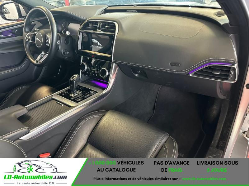Jaguar XE 180 ch BVA AWD 2020 - photo n°5 Jaguar XE 180 ch BVA AWD  occasion à Beaupuy - photo n°5