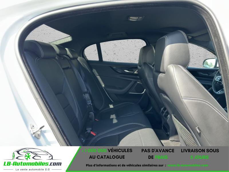 Jaguar XE 180 ch BVA AWD 2020 - photo n°8 Jaguar XE 180 ch BVA AWD  occasion à Beaupuy - photo n°8