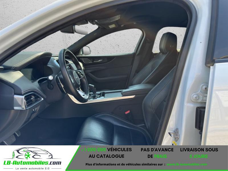 Jaguar XE 180 ch BVA AWD 2020 - photo n°5 Jaguar XE 180 ch BVA AWD  occasion à Beaupuy - photo n°5