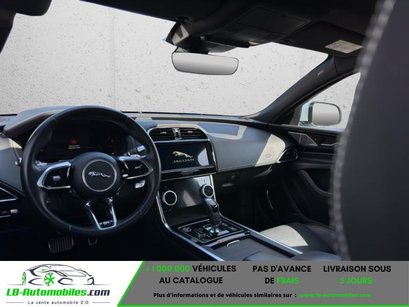 Jaguar XE 180 ch BVA AWD 2020 - photo n°2 Jaguar XE 180 ch BVA AWD  occasion à Beaupuy - photo n°2