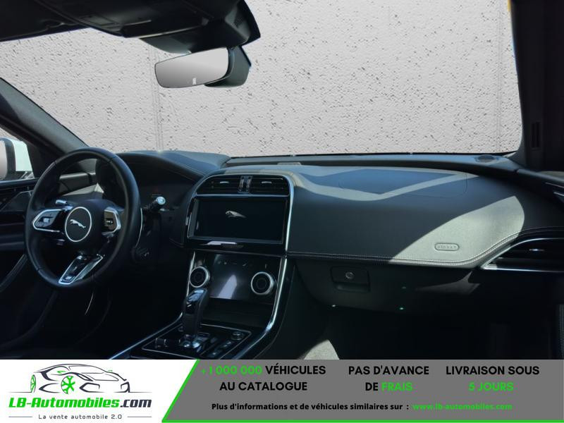 Jaguar XE 180 ch BVA AWD 2020 - photo n°3 Jaguar XE 180 ch BVA AWD  occasion à Beaupuy - photo n°3