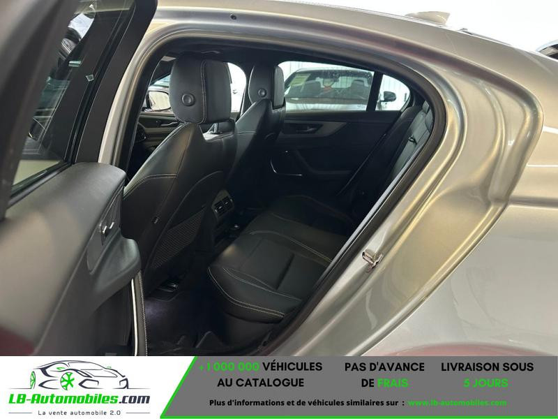 Jaguar XE 180 ch BVA AWD 2020 - photo n°14 Jaguar XE 180 ch BVA AWD  occasion à Beaupuy - photo n°14