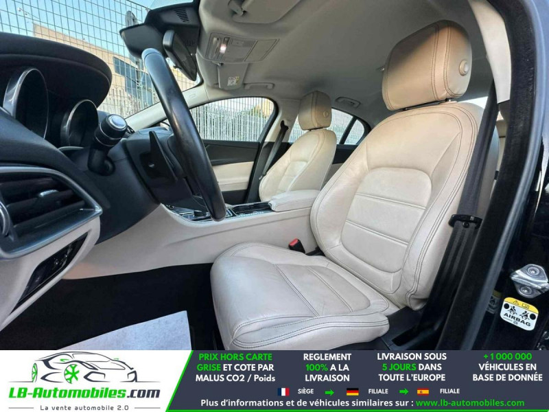 Jaguar XE 180 ch BVA  occasion � Beaupuy - photo n�6