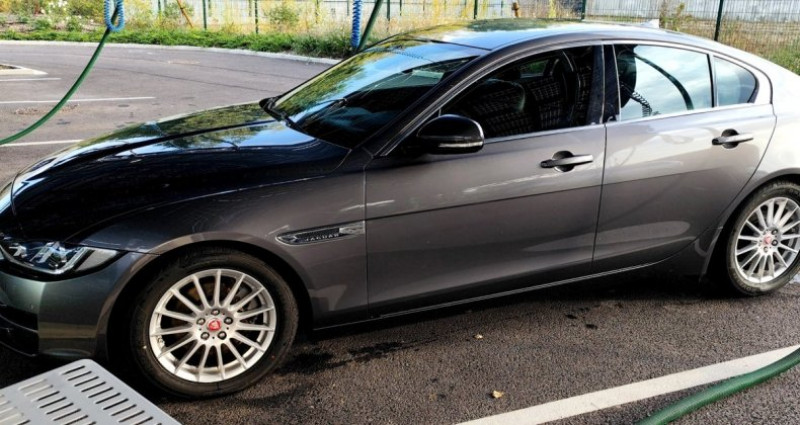 Jaguar XE 2.0D 163CH E-PERFORMANCE PRESTIGE BVA8 2015 Jaguar XE 2.0D 163CH E-PERFORMANCE PRESTIGE BVA8  occasion à VOREPPE