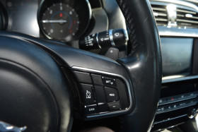 Jaguar XE 2.0D 180CH BUSINESS BVA8  occasion  Toulouse - photo n15