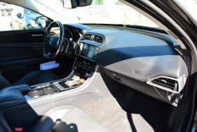 Jaguar XE 2.0D 180CH BUSINESS BVA8  occasion  Toulouse - photo n18