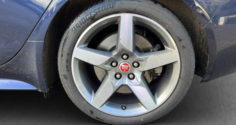 Jaguar XE 2.0i - 200 - BVA R-Sport 2018 - photo n°4 Jaguar XE 2.0i - 200 - BVA R-Sport  occasion à LE CASTELET - photo n°4