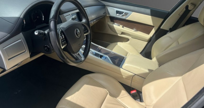 Jaguar XF 2.2 D - 163 British Edition A 2014 - photo n°7 Jaguar XF 2.2 D - 163 British Edition A  occasion à PARIS - photo n°7