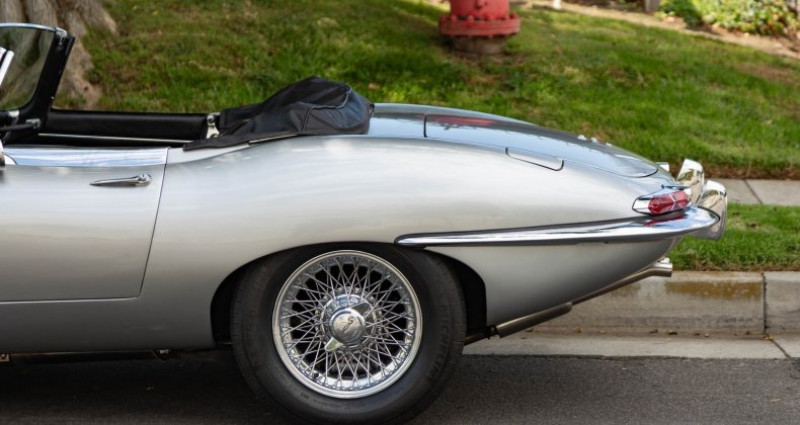 Jaguar XK E-Type 4.2L 5 spd Roadster  occasion  LYON - photo n4