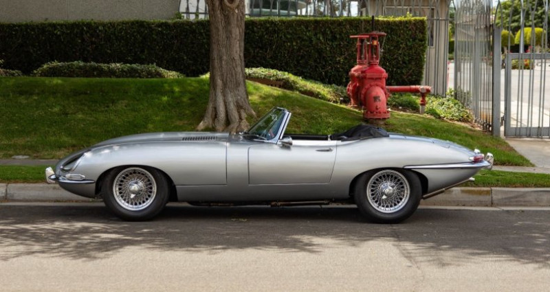 Jaguar XK E-Type 4.2L 5 spd Roadster  occasion  LYON - photo n3