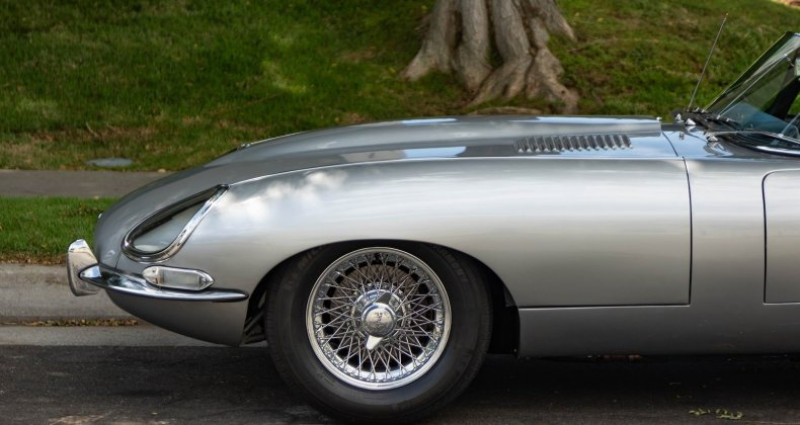 Jaguar XK E-Type 4.2L 5 spd Roadster  occasion  LYON - photo n2