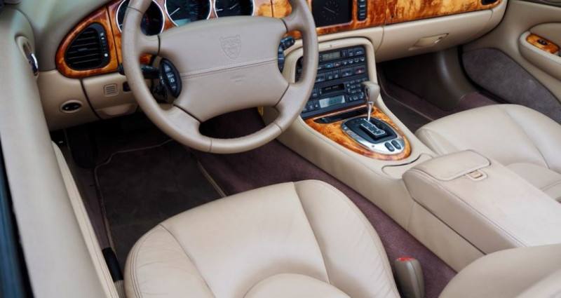 Jaguar XK8 cabriolet V8 4.2L BVA Suivi complet 2006 - photo n°7 Jaguar XK8 cabriolet V8 4.2L BVA Suivi complet  occasion à LES SABLES D OLONNE - photo n°7