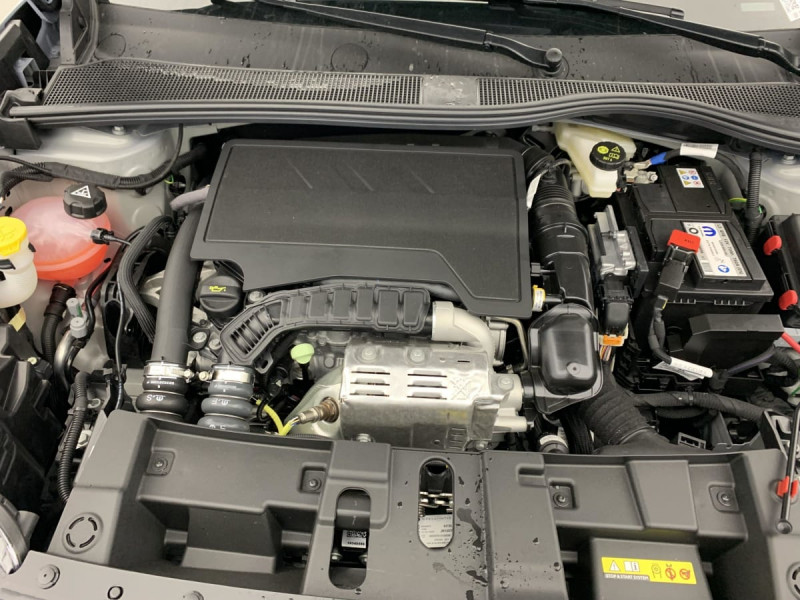 Jeep Avenger 1.2 Turbo T3 100 ch Summit 2025 - photo n°14 Jeep Avenger 1.2 Turbo T3 100 ch Summit  occasion à SAINT-GREGOIRE - photo n°14