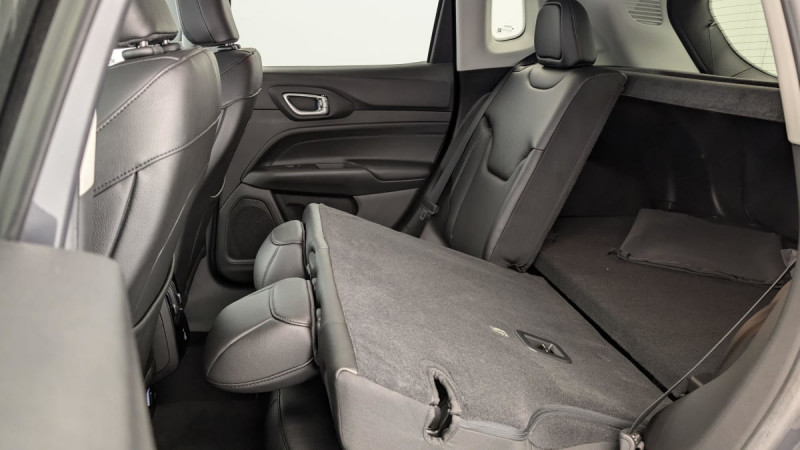 Jeep Compass 1.3 PHEV T4 240 ch 4xe eAWD S 2023 - photo n°12 Jeep Compass 1.3 PHEV T4 240 ch 4xe eAWD S  occasion à SAINT-GREGOIRE - photo n°12