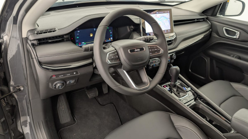 Jeep Compass 1.3 PHEV T4 240 ch 4xe eAWD S 2023 - photo n°15 Jeep Compass 1.3 PHEV T4 240 ch 4xe eAWD S  occasion à SAINT-GREGOIRE - photo n°15
