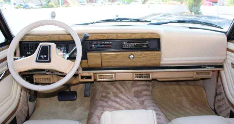 Jeep Grand Cherokee Wagoneer 1990 - photo n°7 Jeep Grand Cherokee Wagoneer  occasion à LYON - photo n°7