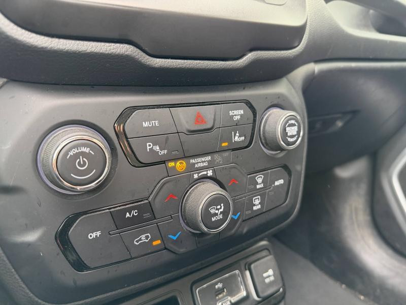Jeep Renegade 1.0 GSE T3 120ch Quiksilver Edition - Toit ouvrant 2019 - photo n°19 Jeep Renegade 1.0 GSE T3 120ch Quiksilver Edition - Toit ouvrant  occasion à SAINT-GREGOIRE - photo n°19