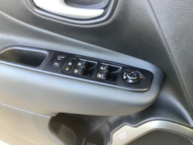 Jeep Renegade 1.5 Turbo T4 130 ch BVR7 e-Hybrid Altitude  occasion � Ganges - photo n�17