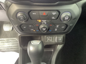 Jeep Renegade 1.5 Turbo T4 130 ch BVR7 e-Hybrid Altitude  occasion � Ganges - photo n�16