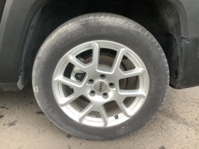 Jeep Renegade 1.5 Turbo T4 130 ch BVR7 e-Hybrid Altitude  occasion � Ganges - photo n�9