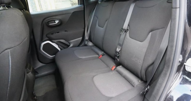 Jeep Renegade 1.6 E-TORQ 110 CH EVO LONGITUDE 2WD START-STOP 2016 - photo n°6 Jeep Renegade 1.6 E-TORQ 110 CH EVO LONGITUDE 2WD START-STOP  occasion à Bourgoin-Jallieu - photo n°6