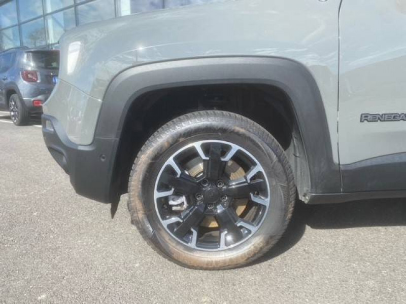 Jeep Renegade Renegade 1.3 Turbo T4 240 ch PHEV BVA6 4xe eAWD Trailhawk 5p 2022 - photo n°7 Jeep Renegade Renegade 1.3 Turbo T4 240 ch PHEV BVA6 4xe eAWD Trailhawk 5p  occasion à Toulouse - photo n°7