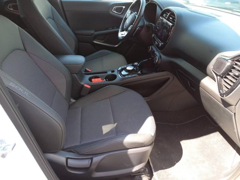 Kia e-Soul 204ch Lounge  occasion  Vert-Saint-Denis - photo n11