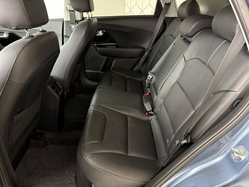 Kia Niro 1.6 GDi Hybride 141 ch DCT6 Lounge 2022 - photo n°10 Kia Niro 1.6 GDi Hybride 141 ch DCT6 Lounge  occasion à Saint Bazeille - photo n°10