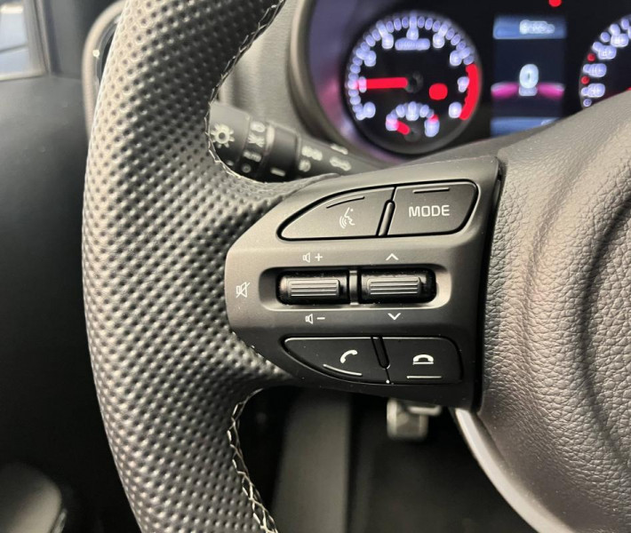 Kia Picanto III 1.2 DPi 84ch BVM5 GT Line Premium 5p  occasion à Prigueux - photo n°8