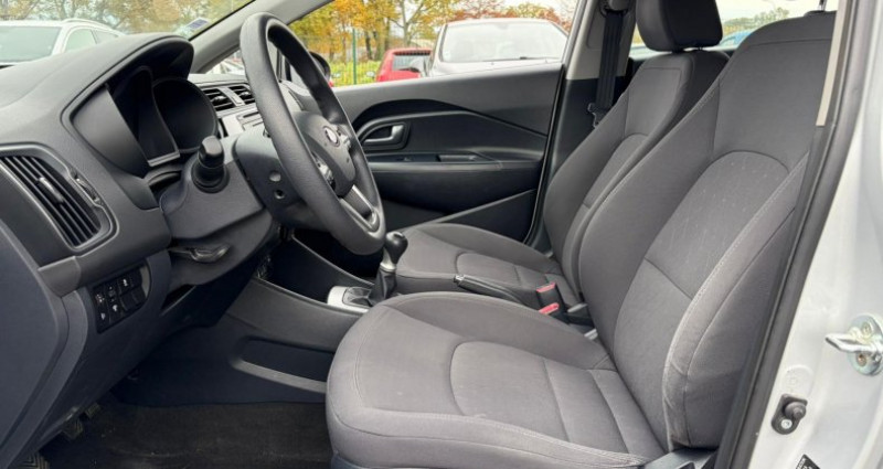 Kia Rio 1.2i 85 2016 Active PHASE 2 1 ERE MAIN ENTRETENUE 5 PORTES G 2016 - photo n°7 Kia Rio 1.2i 85 2016 Active PHASE 2 1 ERE MAIN ENTRETENUE 5 PORTES G  occasion à Crottet - photo n°7
