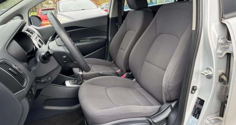 Kia Rio 1.2i 85 2016 Active PHASE 2 1 ERE MAIN ENTRETENUE 5 PORTES G 2016 - photo n°6 Kia Rio 1.2i 85 2016 Active PHASE 2 1 ERE MAIN ENTRETENUE 5 PORTES G  occasion à Crottet - photo n°6