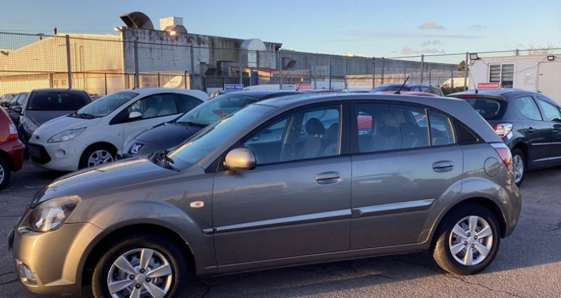 Kia Rio 1.4 Active 2011 - photo n°5 Kia Rio 1.4 Active  occasion à Calais - photo n°5