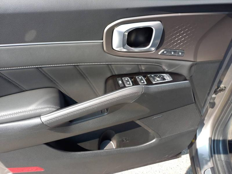 Kia Sorento 1.6 T-GDi 253ch PHEV Premium 4x4 7 places  occasion  Vert-Saint-Denis - photo n16