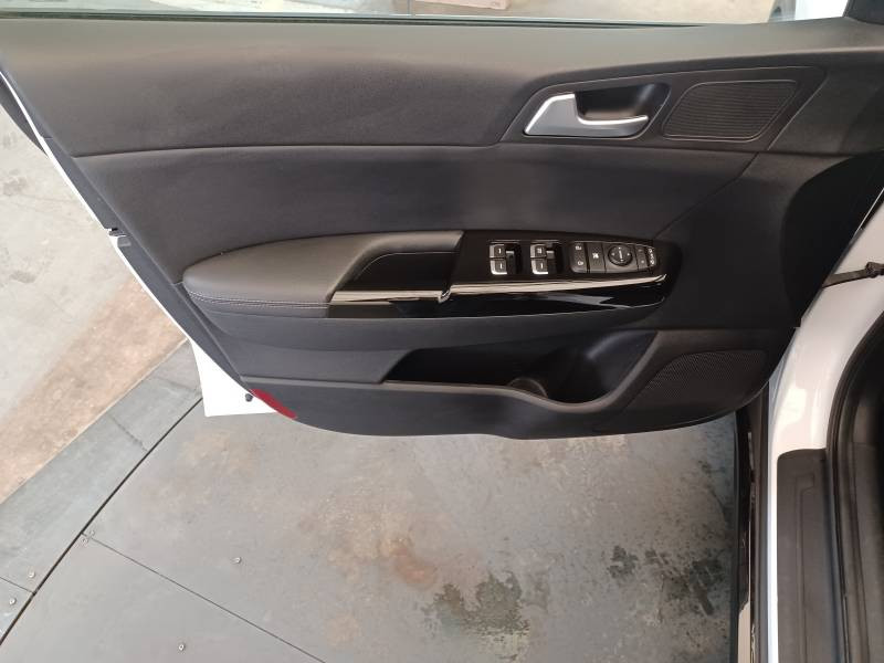 Kia Sportage 1.6 CRDi 136ch MHEV ISG DCT7 4x2 Black Edition Business  occasion  Villenave-d'Ornon - photo n13