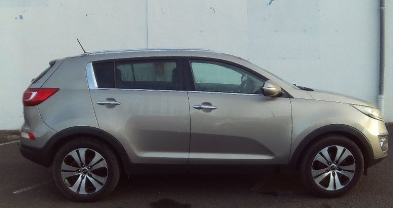Kia Sportage 1.7 CRDi 115 ISG 2WD Premium  occasion � Cournon D'Auvergne - photo n�7