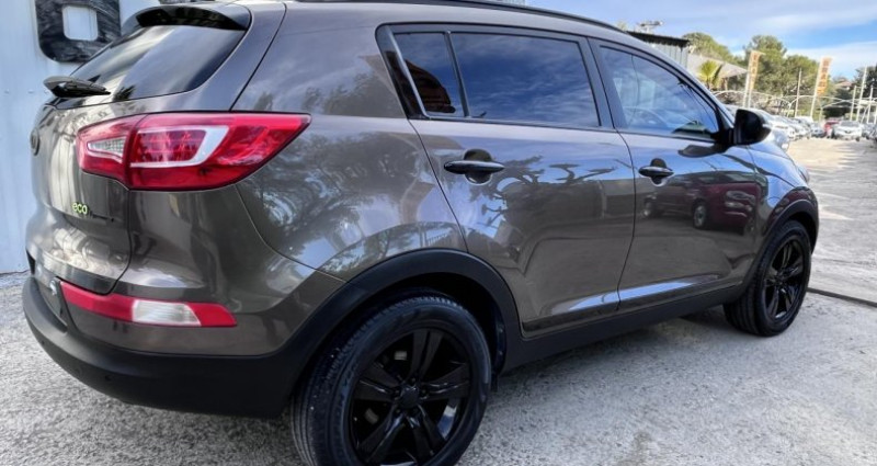 Kia Sportage 1.7 CRDI - 115 - Stop&Go III Premium  occasion � Le Muy - photo n�6