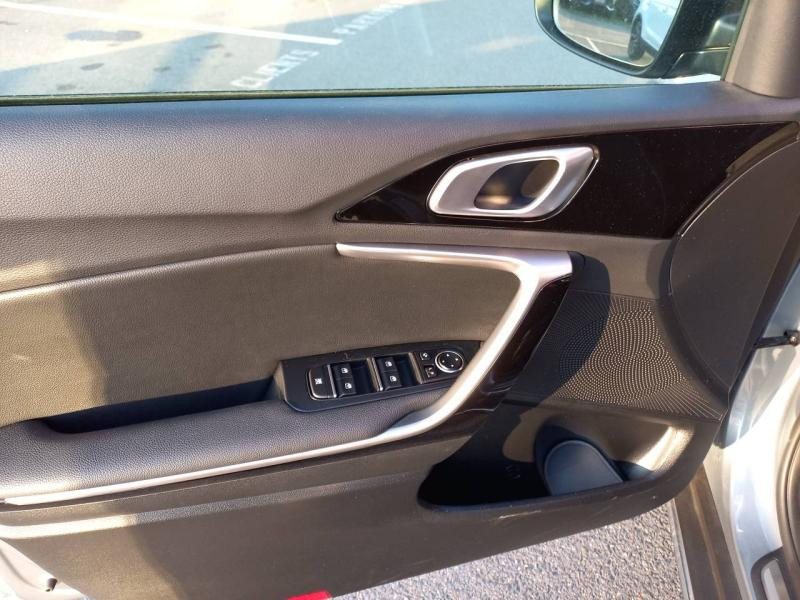 Kia XCeed 1.6 GDi 141ch PHEV Lounge DCT6  occasion  Vert-Saint-Denis - photo n16