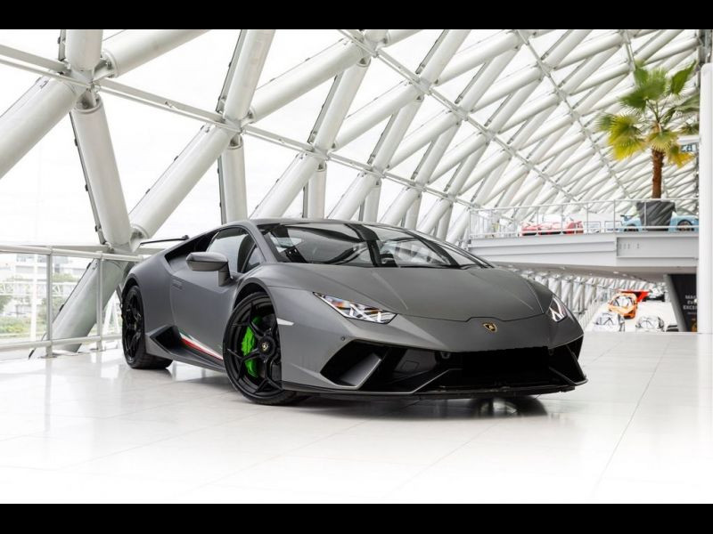 Location longue durée Lamborghini dès 1740€ / mois écotaxe et