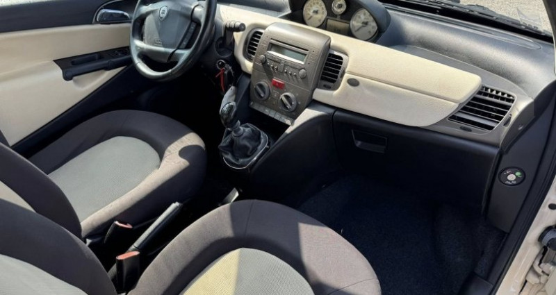 Lancia Ypsilon 1.4 16V B-COLORE  occasion � LA GARDE - photo n�5