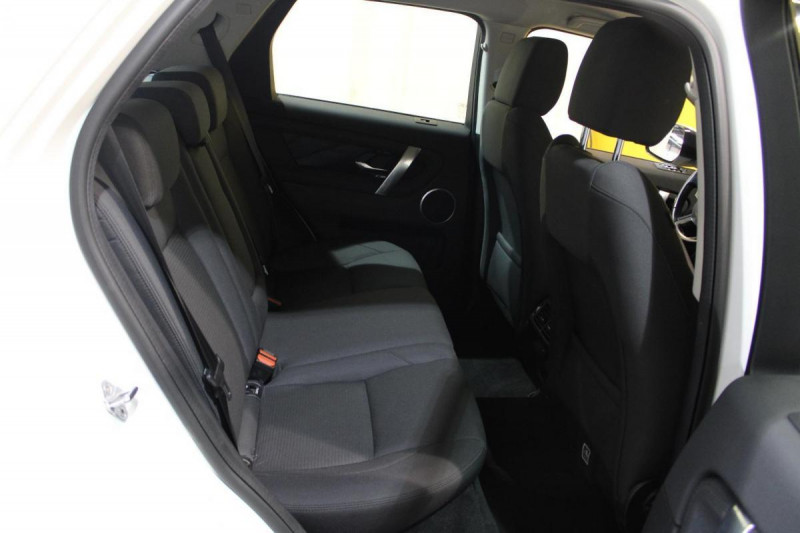 Land rover Discovery Sport Mark V D150 MHEV AWD BVA R-Dynamic  occasion à Avermes - photo n°7