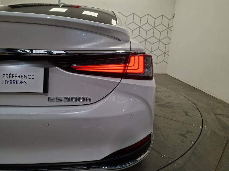 Lexus ES 300h Business Plus + Stage Hybrid Academy  occasion � Toulouse - photo n�15