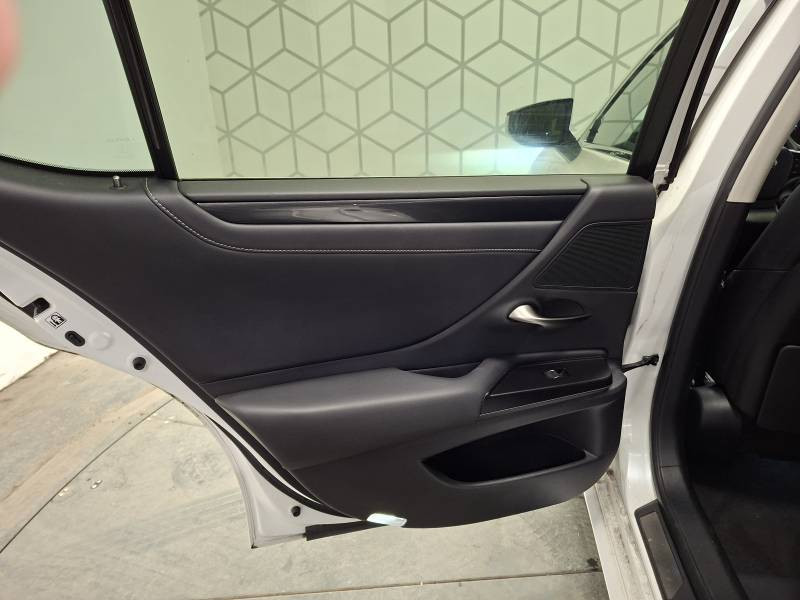 Lexus ES 300h Business Plus + Stage Hybrid Academy  occasion � Toulouse - photo n�19